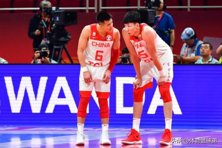 辽宁男篮杨鸣为何退役「杨鸣王牌还真不回来了因为他已登陆NBA辽宁的总冠军悬了」