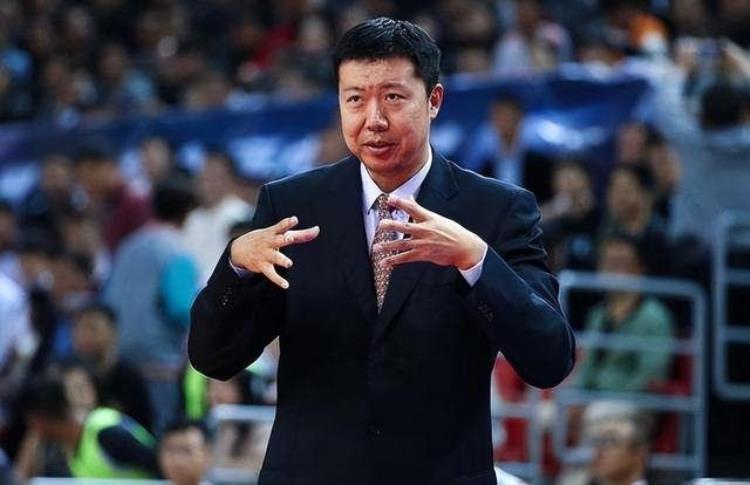 王治郅 追风少年「45岁的王治郅曾经的篮球名将永远的追风少年」