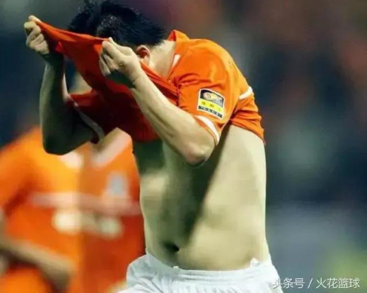 国足球员肌肉对比「看看中国男足和欧洲杯球星肌肉的区别」