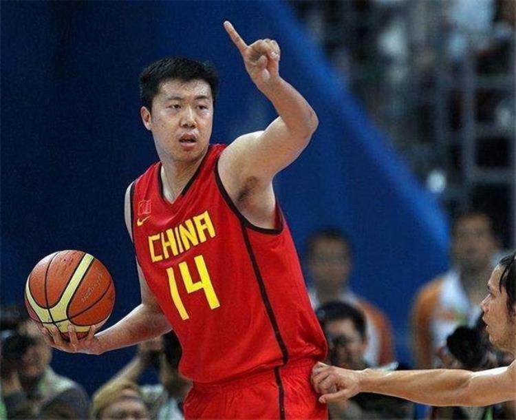 王治郅 追风少年「45岁的王治郅曾经的篮球名将永远的追风少年」