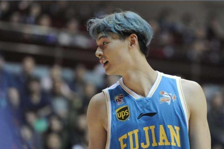 王哲林被选中了NBA为什么没去「被选中4年王哲林为什么没打上NBA球探报告上6个缺点太致命」