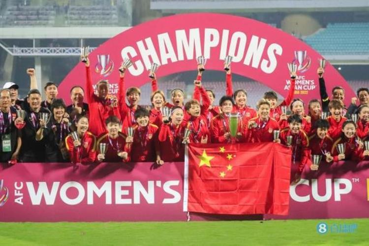 美国女足发展「美联社男足陷入挣扎退居二线中国足球的复兴将由女足引领」