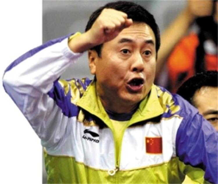 施之皓担任过中国女子乒乓球队主教练吗「女乒教练施之皓开除世界冠军郭跃引争议娶小22岁弟子重回上海」
