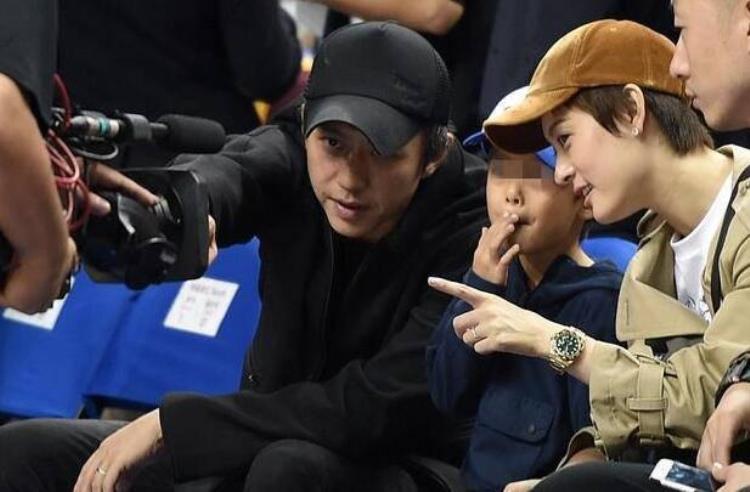 nba名人也追求不一样那他们戴什么显得时尚呢「NBA名人也追求不一样那他们戴什么显得时尚呢」