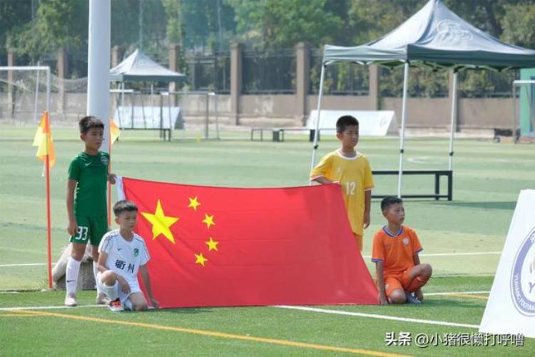 首届青少年足球联赛悄悄落幕中国足球在世界杯的喧嚣中艰难前行