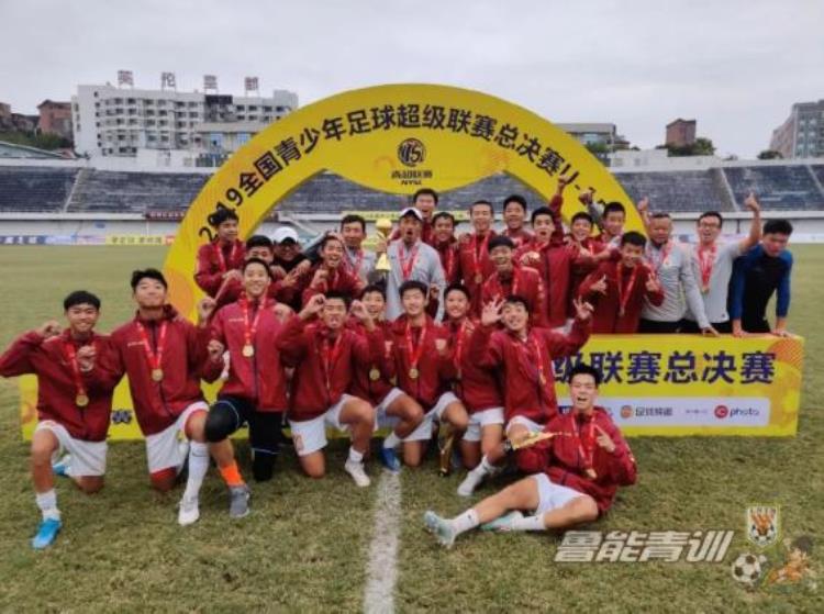 中国足球青训忧思「足球报中国足球的三重解析青训之苦」