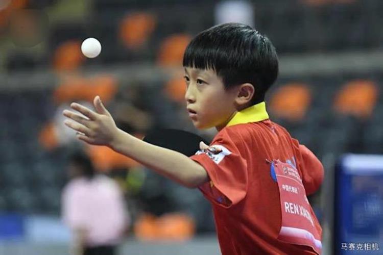 每日打万球与成人实战看重庆9岁小将如何乒进国少队