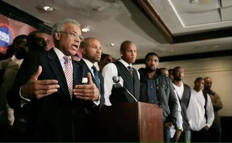 NBA董事会「董事会即将介入NBA总裁直言反感球员申请交易」