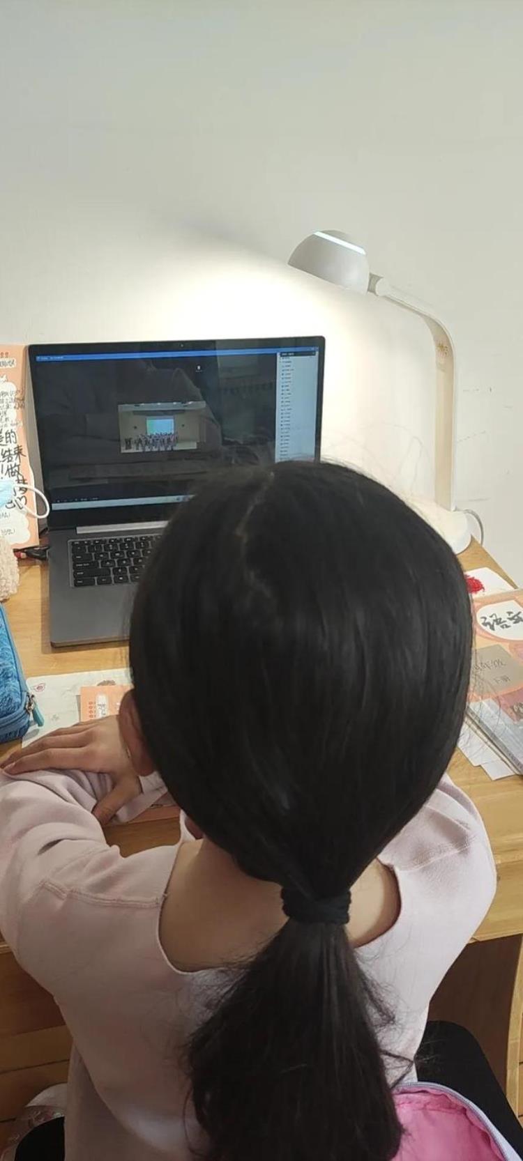 在家上网课如何保护眼睛「孩子居家上网课如何防止视力受损」