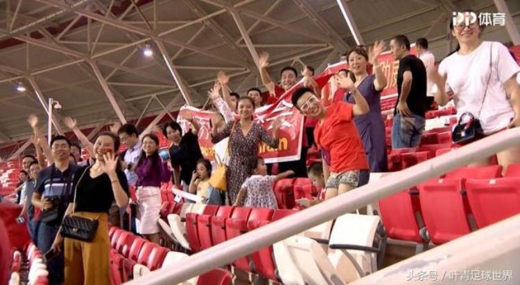 中国足球眼神防守,国足比赛最尴尬的一幕