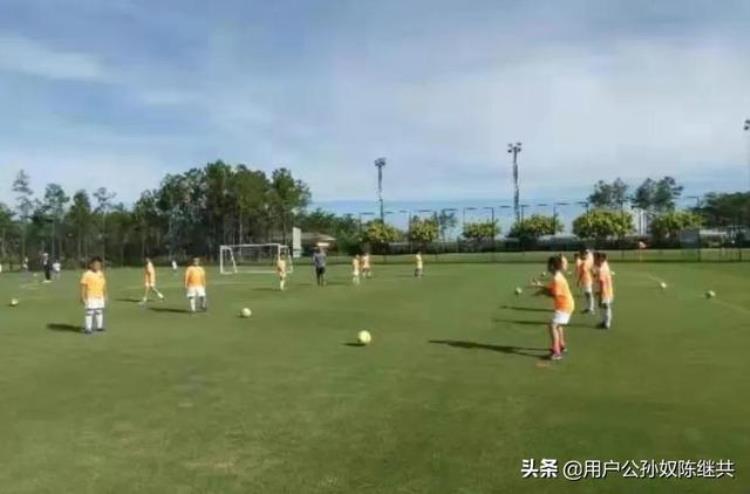 中国女排训练基地为什么在漳州「中国女排娘家漳州市开拓进取建成国际足球训练基地腾飞初起」