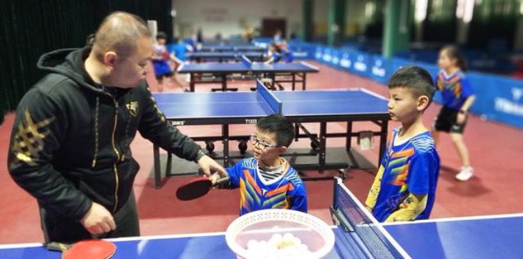 河南省体育场体校超强乒乓球俱乐部正式开馆