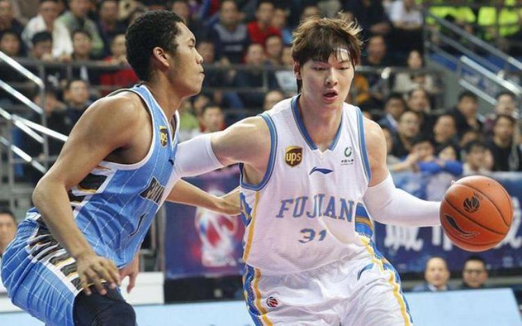 王哲林被选中了NBA为什么没去「被选中4年王哲林为什么没打上NBA球探报告上6个缺点太致命」