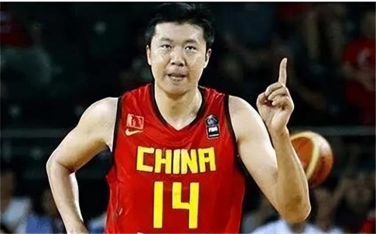 王治郅 追风少年「45岁的王治郅曾经的篮球名将永远的追风少年」