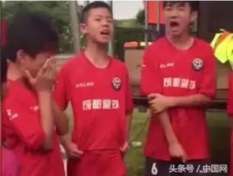 国足 外国球员「中国足球少年海外夺冠后这一幕让法国人竖起大拇指」