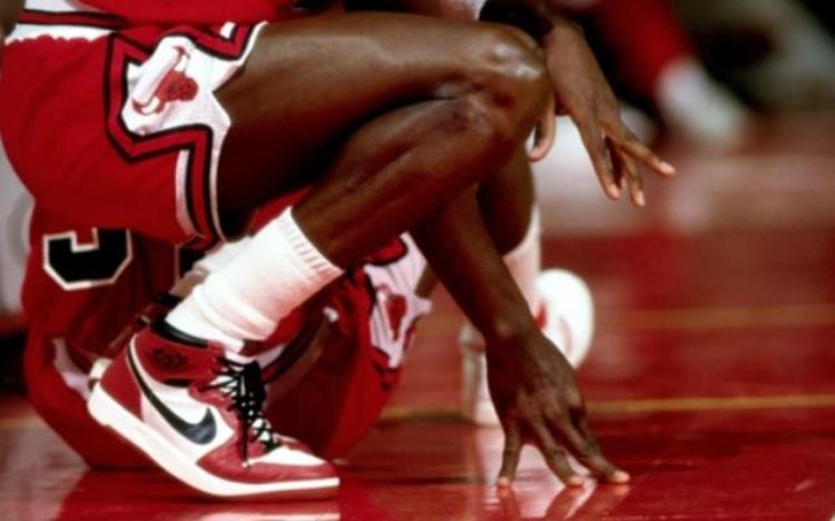 为什么nba球员的鞋垫很重要「鞋垫竟比鞋子重要NBA里球员穿完后的球鞋去向何方」