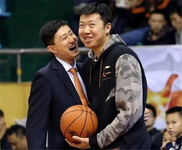 王治郅 追风少年「45岁的王治郅曾经的篮球名将永远的追风少年」