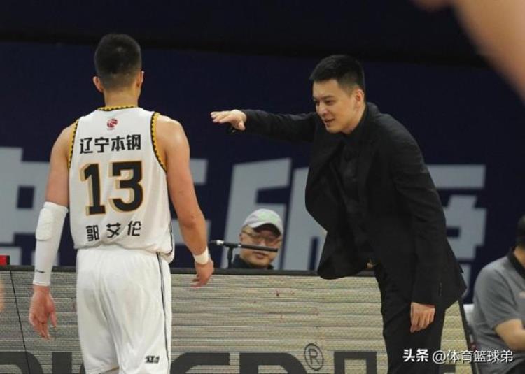 辽宁男篮杨鸣为何退役「杨鸣王牌还真不回来了因为他已登陆NBA辽宁的总冠军悬了」