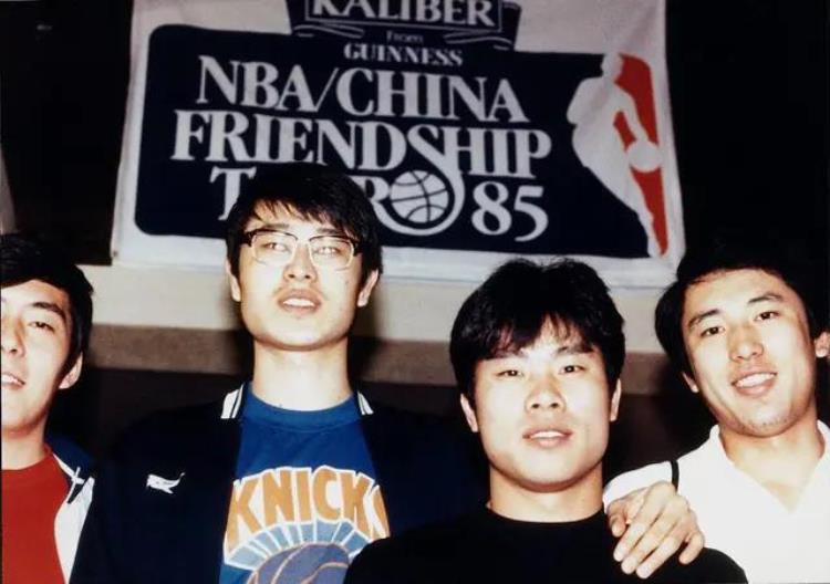 叹息1987年他成为NBA首位中国球员却因厕所门断送生涯