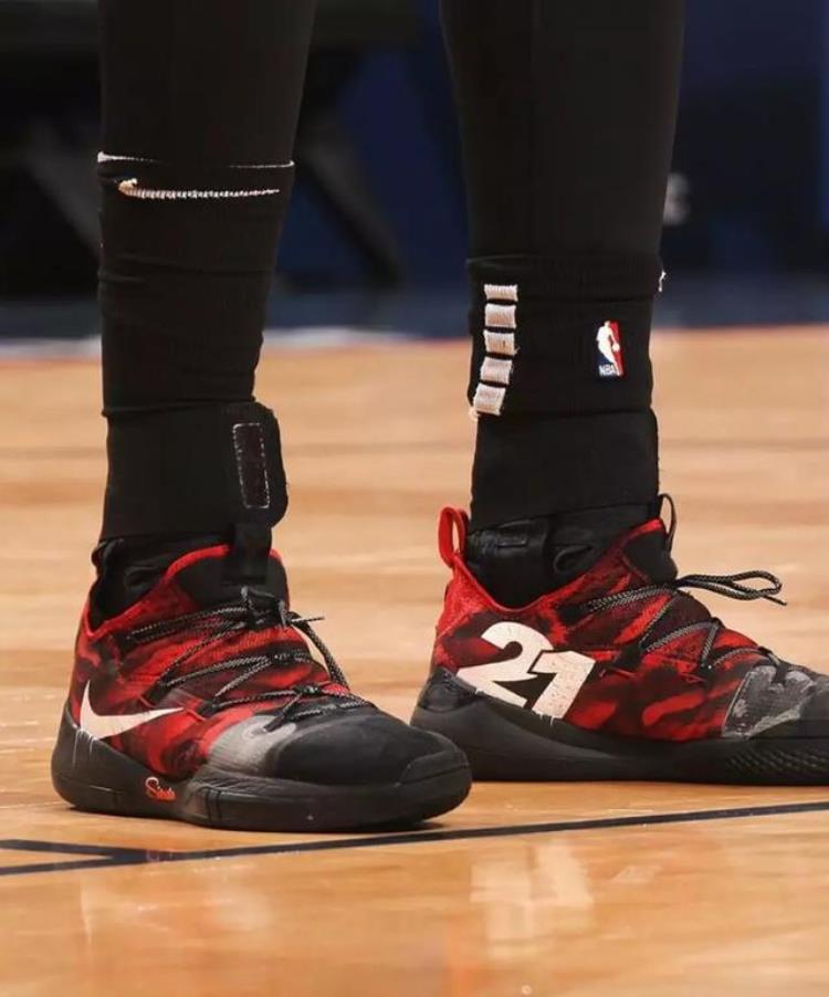李宁有哪些篮球鞋系列「NBA球员上脚李宁2双高颜值球鞋詹姆斯17代空中大灌篮配色」