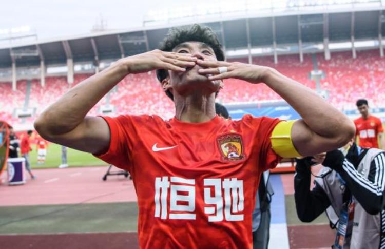 41岁1场比赛90分钟锁定3个最佳他是中国现役球员的天花板