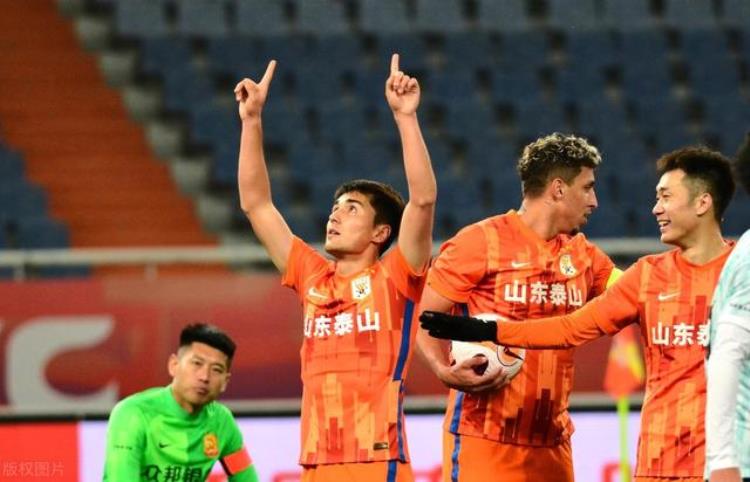 中国足球遭重创「亚洲足球集体爆发证明中超走错了路中国足球路在何方」