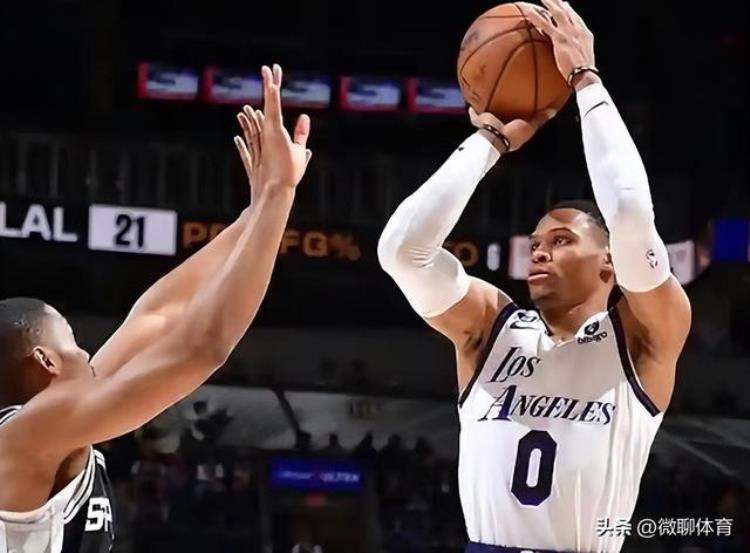詹姆斯38分 湖人不敌太阳「NBA战报老詹39分7三分湖人三杀马刺火箭两连胜太阳4连胜」