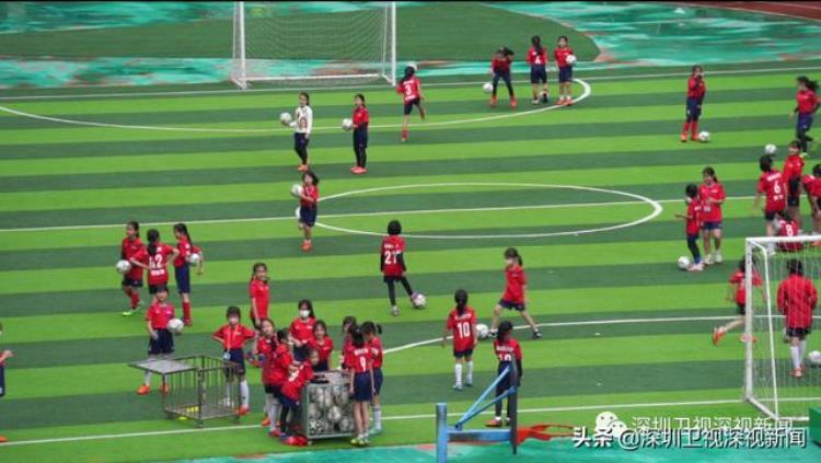12岁深圳女孩踢球火出圈对手强自己也会变得更强