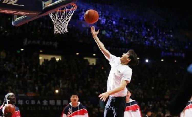 李易峰2018年的愿望居然是成为NBA的一个职业球员