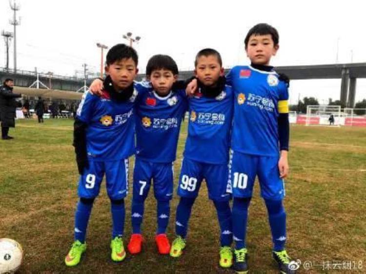 我眼中的中国足球小将作文「我眼中的中国足球小将」