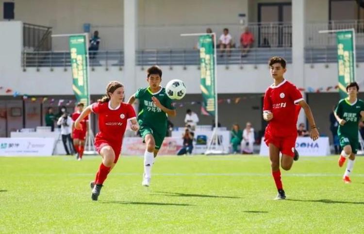 梅州的足球队「这个来自梅州的足球小子登上了卡塔尔世界杯的绿茵场」