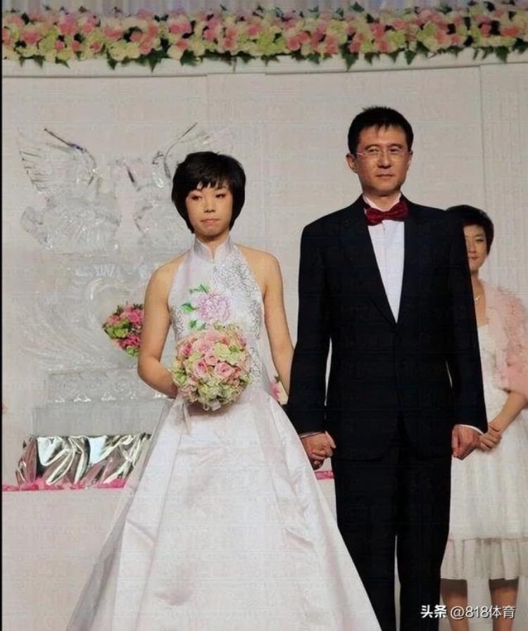 张怡宁出嫁「41岁张怡宁与61岁巨富老公庆生!28岁嫁香港豪门,生一双儿女仍美貌」