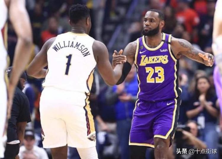 NBA不成文的新秀规则姚明系鞋带霍勒迪凌晨4点给大哥买避孕套