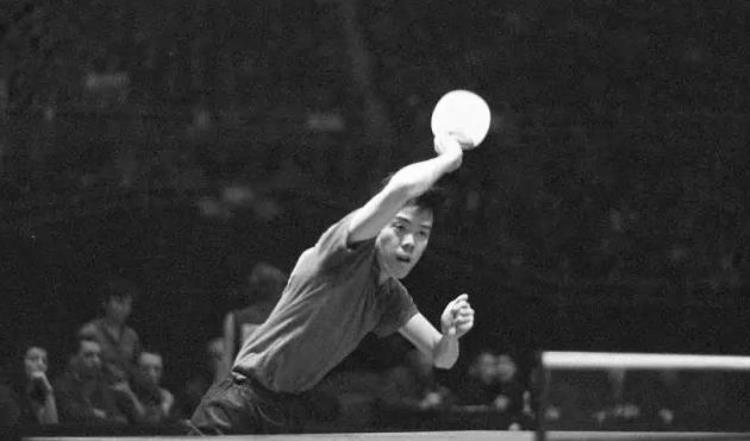 1959年容国团夺得世乒赛冠军庆功宴上周总理说道小珍你过来