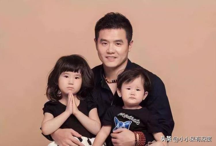 国乒刘国正老婆「刘国正转行当大学老师他妻子也是个乒乓美女有两个可爱的女儿」