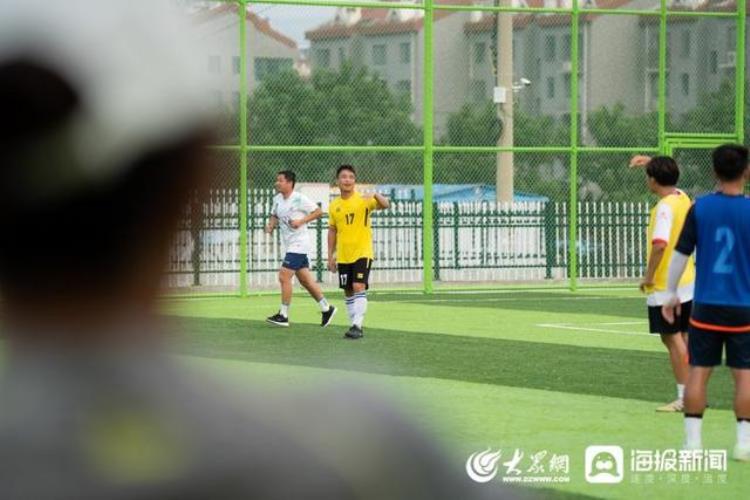 济南校园足球「这片没有欢呼声的球场载着济南唯一聋人足球队的梦想」