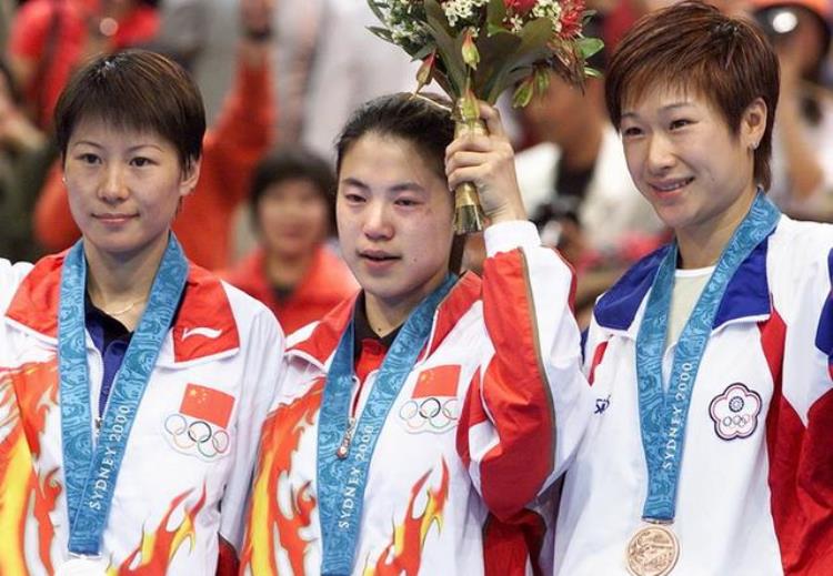 邓亚萍第一次在奥运会上夺得乒乓球金牌是多少岁「女乒第一人12年夺奥运金银铜代表中华台北征战称邓亚萍非天才」