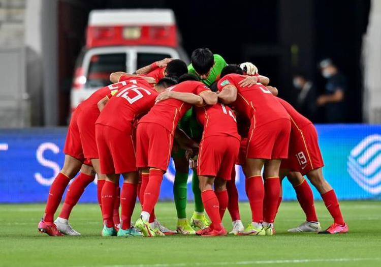 足球世预赛中国队对阵日本队「足球世预赛中国队对阵日本队」