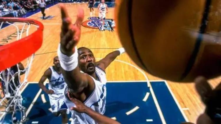 nba过去四十年的历年最强球员90年代是谁「NBA过去四十年的历年最强球员90年代」