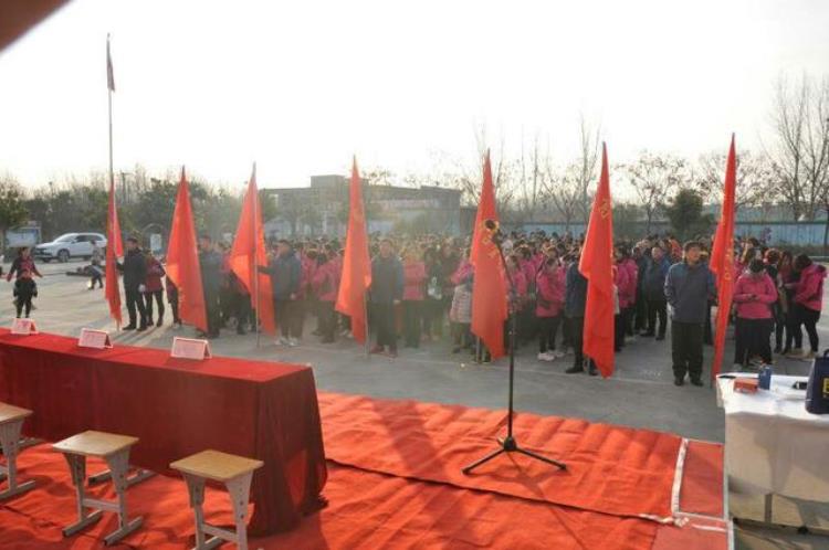 凝聚的力量邓州市高集镇教职工运动会拔河比赛袁庄学区参赛记