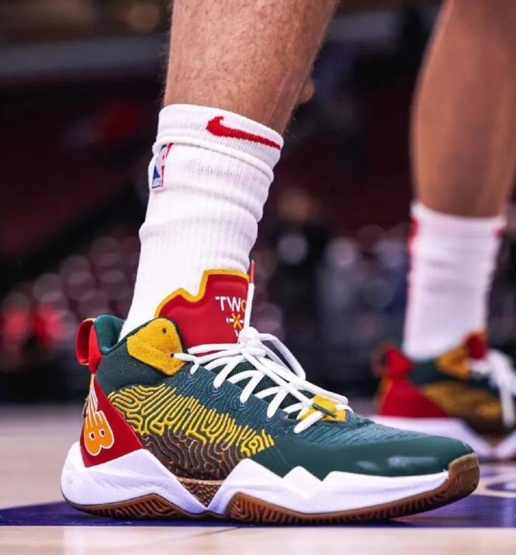 哈雷尔穿的篮球鞋「NBA球员上脚哈雷尔和塔克穿狠鞋3大国产品牌的球鞋都有」