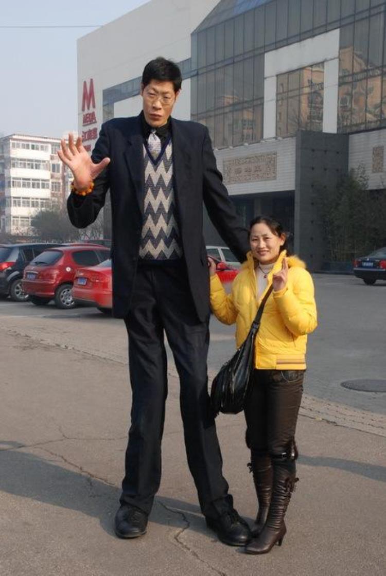 盘点全球最高的十个人身高的背后是常人难以想象的病痛折磨