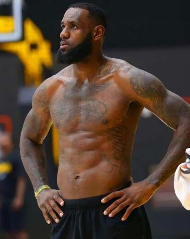 nba球星那么强壮为何很多人却没有腹肌和胸肌呢「NBA球星那么强壮为何很多人却没有腹肌和胸肌呢」