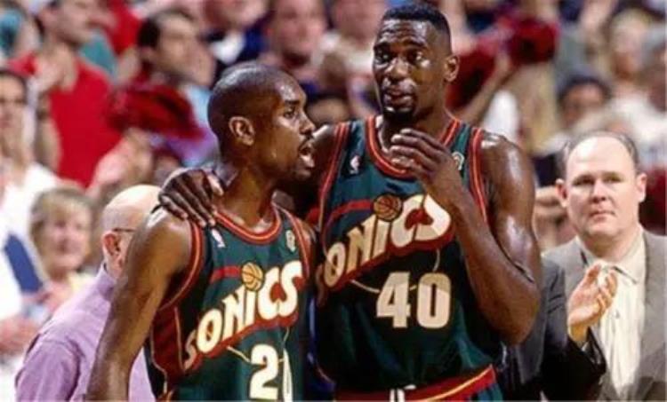 nba手套佩顿和乔丹「NBA纪实连载58手套加里佩顿联盟最臭的嘴最硬核的乔吹」