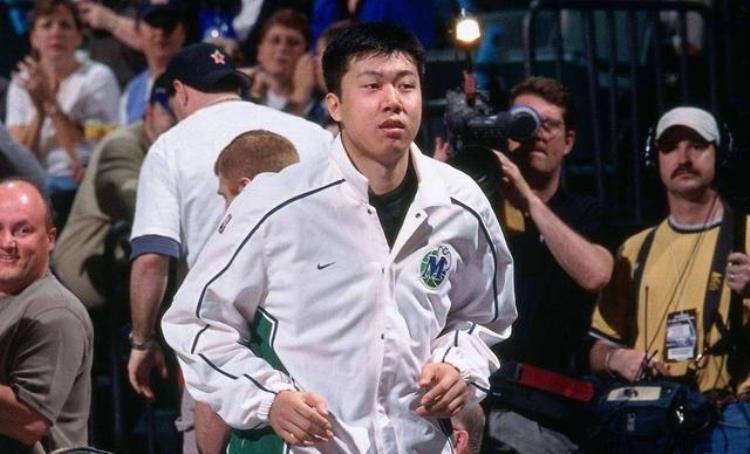 为nba效力的中国球员「六位在NBA效力的中国球员是否超越了自己的模板姚明无愧状元」