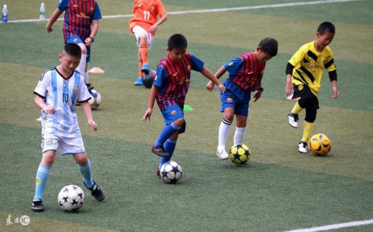小学生足球热身活动「青少年足球热身游戏充分调动孩子的积极性」