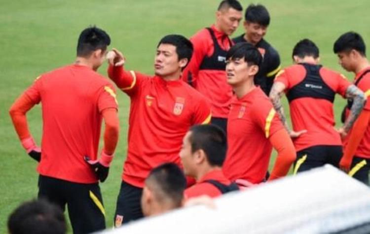 北京足球事件「下午13点北京媒体做出争议报道中国足球成笑话球迷骂声一片」
