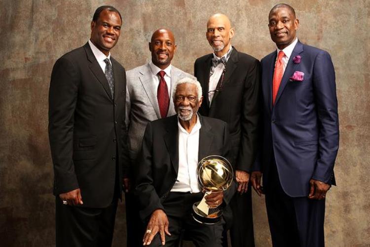 NBA永久退役6号球衣致敬指环王但这10个球员有特权詹姆斯在列