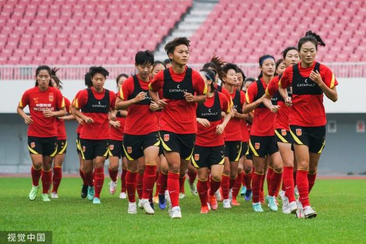 中国女足2比1击败日本「00战平日本队中国女足获东亚杯亚军」
