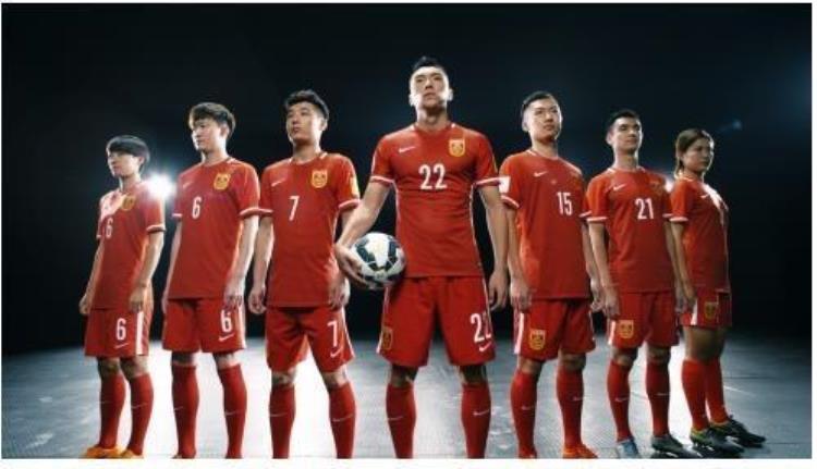 如何才能促成中国足球风格的形成「从四个维度来谈谈如何让中国足球文化的制高点发展为职业化」